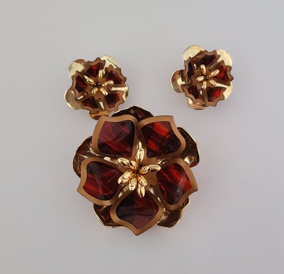 Vintage SET Floral Brooch and Clip-on Earrings Re… - image 1
