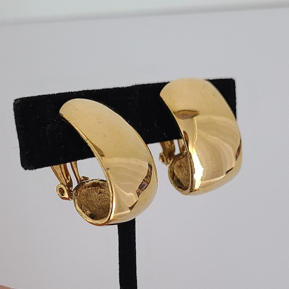 Superb Vintage CINER Clipon Earrings Polished Gold