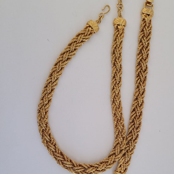 Exquisite Vintage MONET Set Textured Rope Goldton… - image 3