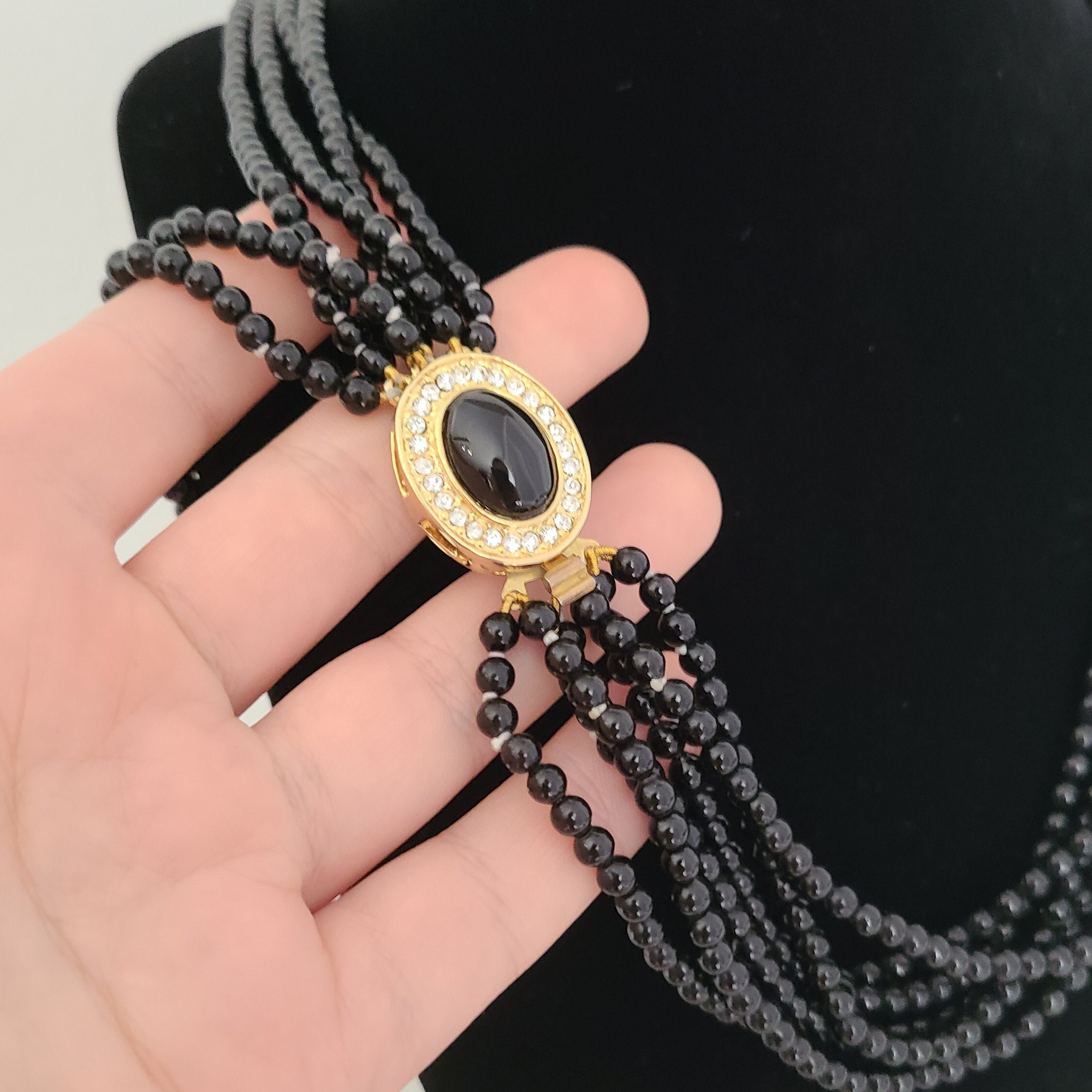 Chic Vintage Necklace Black Beads With Gold-tone Clasp