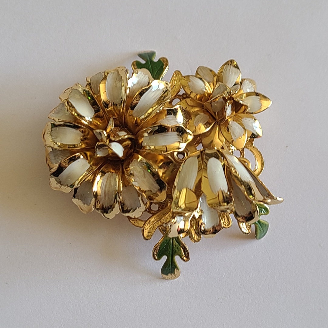 Vintage Brooch Gold-tone Flower White and Green Enamel - Etsy
