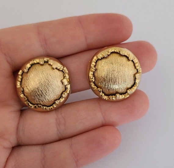 Vintage Clip-on Earrings Button Design with Textu… - image 6