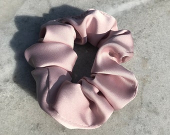 Scrunchie de cetim de seda macia rosa lavanda