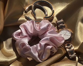 Scrunchie de cetim de seda rosa blush