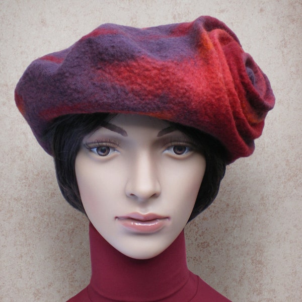 Chapeau de créateur automne hiver bonnet en laine feutrée violet aubergine rouge orange, chapeau fait main