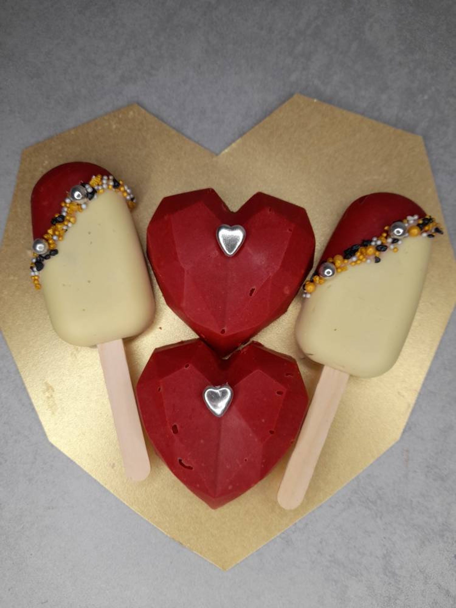 Cakesicles. Geo heart. Treat box. Cakepops. Personal. Share Etsy