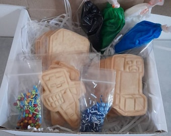 Kids decorating biscuits, minecraft, birthday gift, zoom activity, kids fun, decorating kit