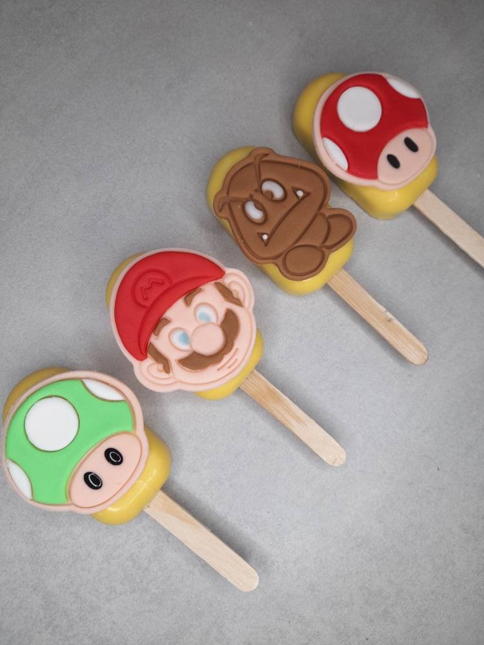 Mario cakesicles kids birthday table setting popsicles Etsy Nederland