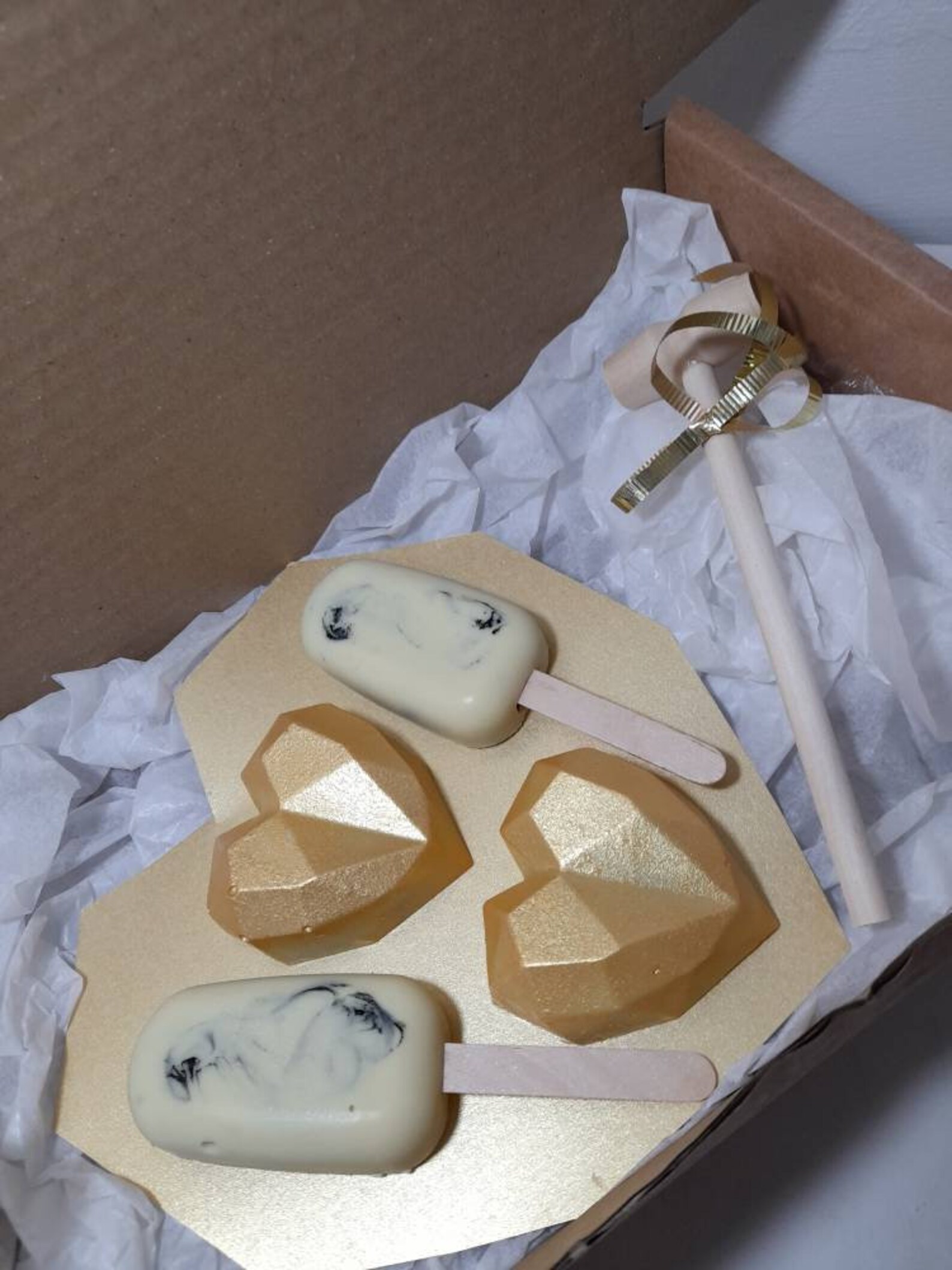 Cakesicles. Geo Hearts. Treat Box. Cake Pops. Personal. Share Etsy UK