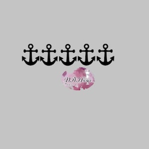 Könnte beinhalten: Fünf schwarze Ankersilhouetten in einer Reihe vor einem hellgrauen Hintergrund.