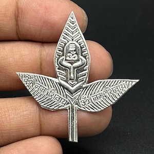 999 純銀ベルパトラ、シヴァ神崇拝、手作りの銀製宗教ベルヴァパトラ、神聖なプージャ用品。