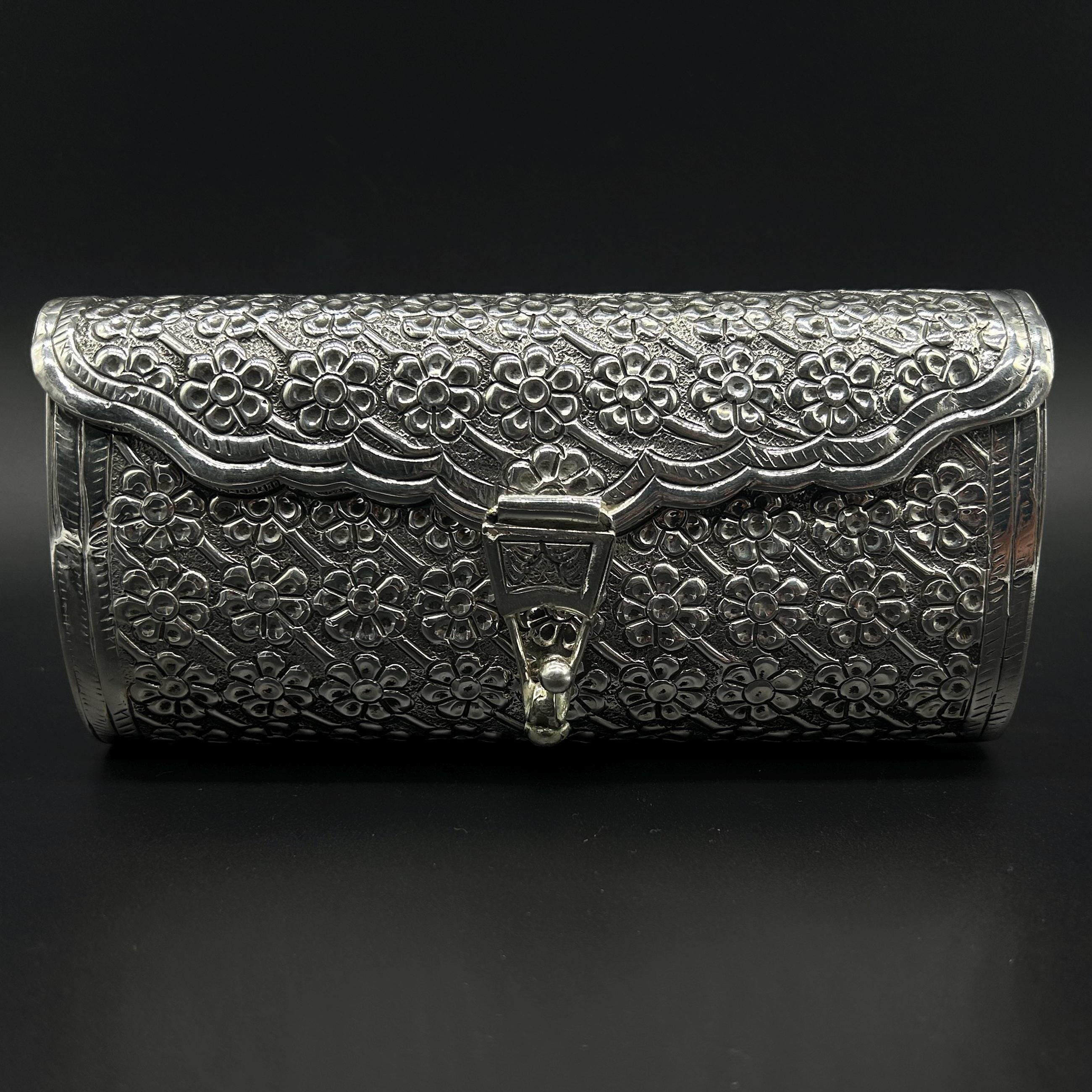 Silver purse design deals