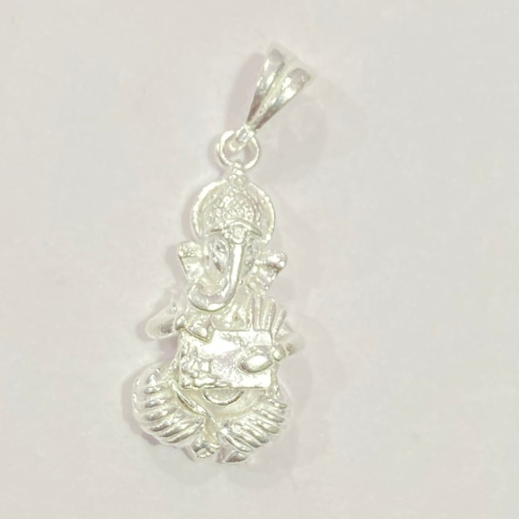 Ganesh ji deals silver pendant
