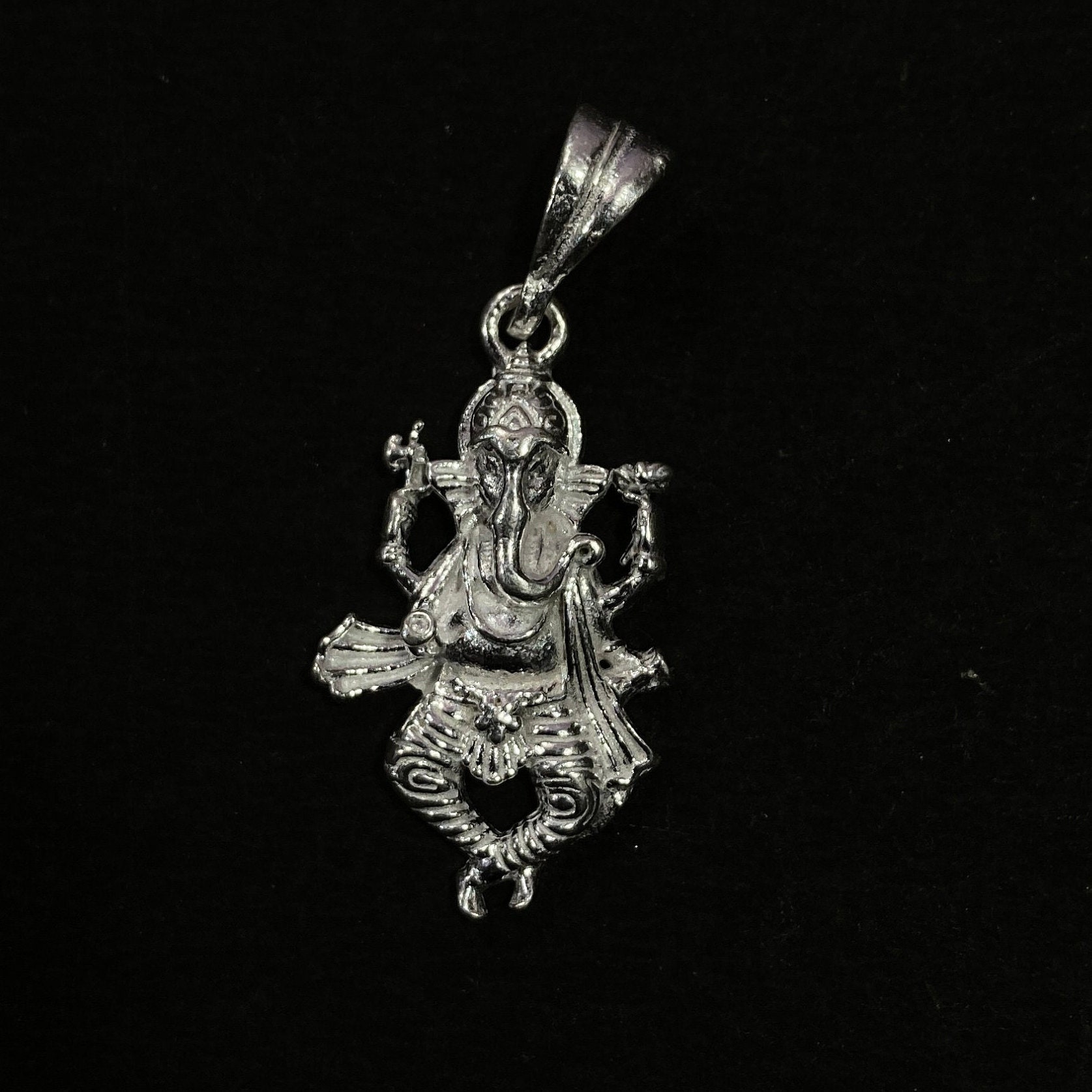 Ganesh dollar in silver discount