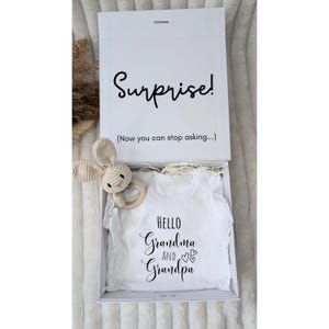 Demnächst Schwangerschaftsankündigungs-Geschenkbox für großeltern, Tante, Onkel, Baby offenbaren, Baby-Gender enthüllen, kundenspezifischer Bodysuit