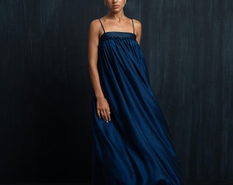Vestido de seda índigo Parvati / Vestido largo de seda diosa / Caftán de seda hecho a mano / Vestido de noche con tirantes finos / Ropa de resort natural bohemia