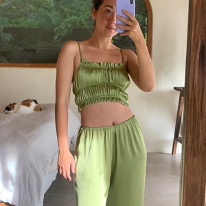 Frida Crinkle Seide Top | Sommer Shirt | Ärmelloses Top | Ahimsa Seide | Elastische Taille Rüschen | Bio-Kleidung | Sommerliches Outfit