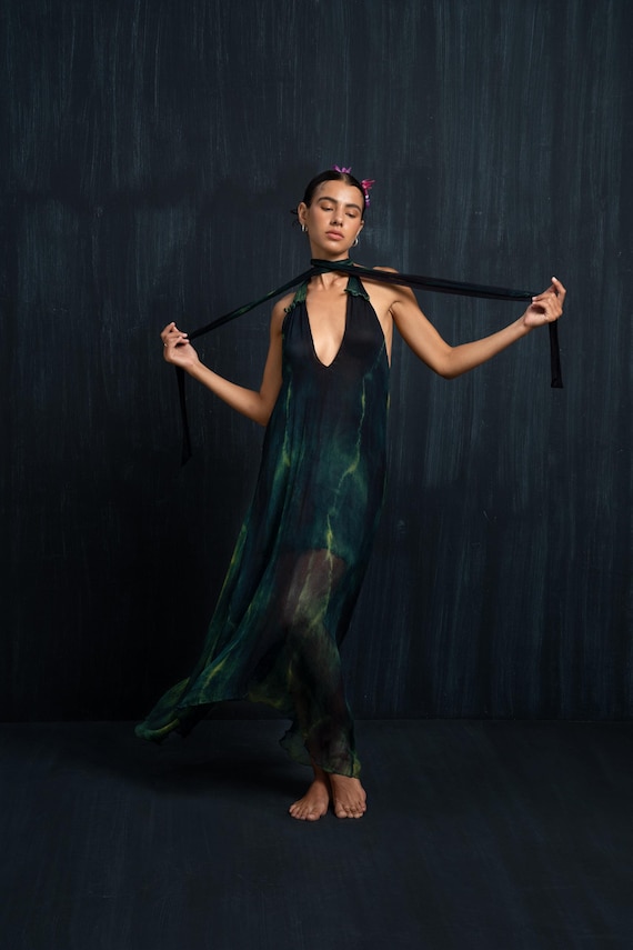 elegant moment emerald green tie-dye backless maxi dress Garze Backless Maxi Dress In Emerald – Night Novas main image 0