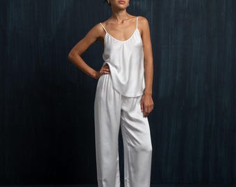 Witte zijden Nindy-broek | Handgemaakte wijde broek van moerbeizijde met wijde pijpen | Luxe relaxte loungekleding | Boho-chique broekje | Ethische mode