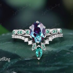 Bague de fiançailles ovale alexandrite en or blanc 14 carats pour elle Ensemble de mariage en pierre de couleur changée Cadeaux d'anniversaire pour femme Pierre de naissance de juin