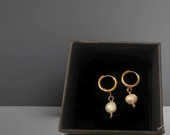 Cultured Pearl Hoops