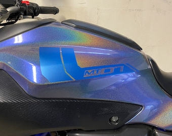 2x MT07 tankstreepstickers/decals, verkrijgbaar in diverse kleuren.