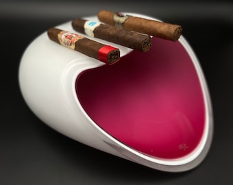 Handblown Red Glass Cigar Ashtray - Czevitrum Salamander hand blown glass ashtray | Modern glassware