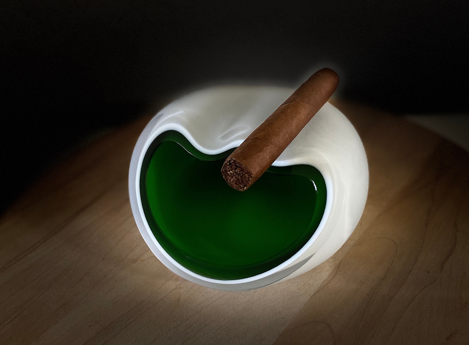 Handblown Green Cigar Glass Ashtray Czevitrum Salamander Hand Blown