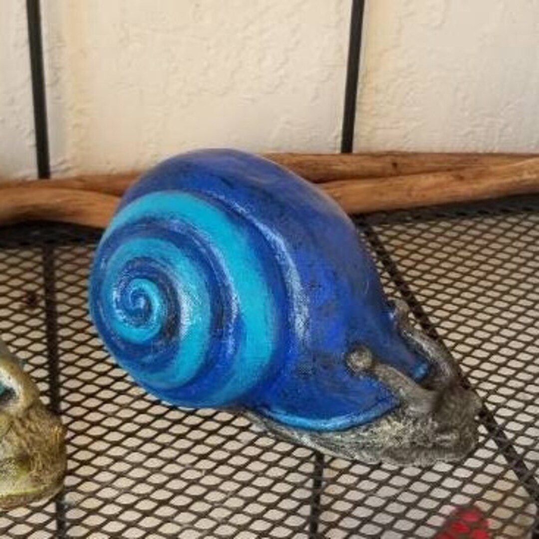 Concrete Snail Garden Statue, Plant Lover Gift for Mom, Outdoor Garden