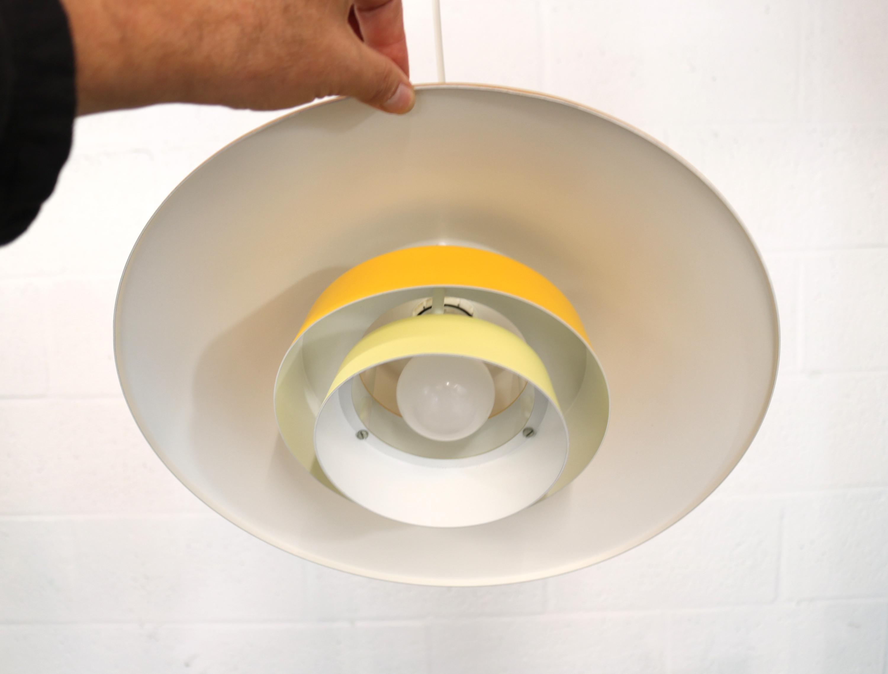 ダナライトによるデンマークカラーデザインランプ、モダンな色彩