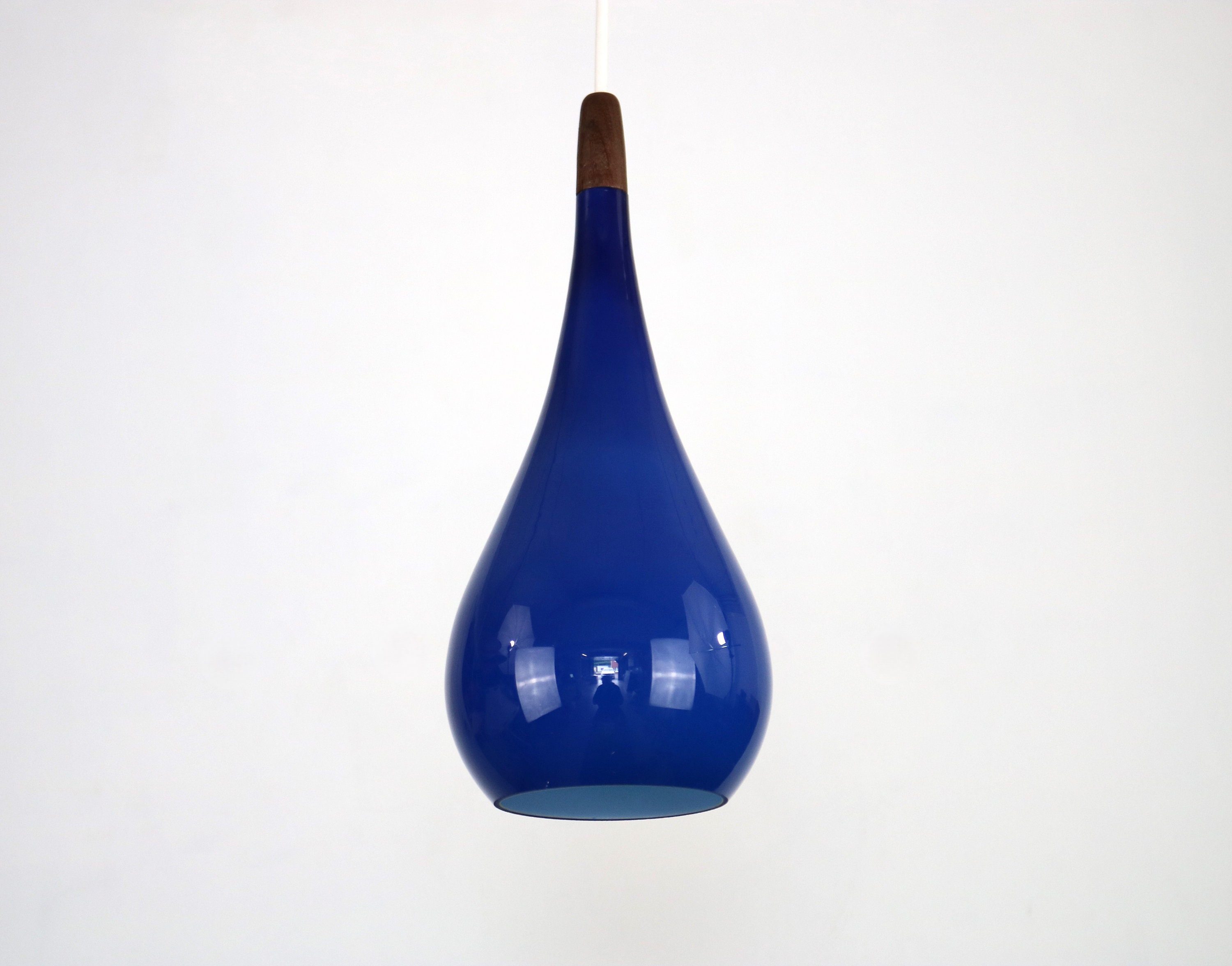 Holmegaard 製青いティアドロップ ガラス ペンダント ランプ