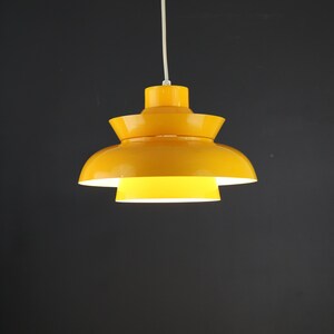 Gran diseño danés en maravilloso color original amarillo oscuro, en perfecto estado, Dinamarca, años 70