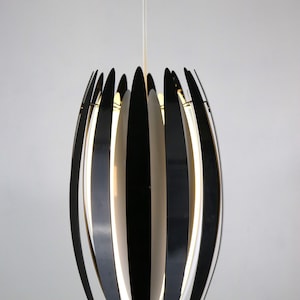 Jaws Hängelampe von Benny Frandsen: Black and White Danish Design