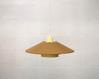 ランプ デンマークデザイン ダナライトによるデンマークカラーデザインランプ、モダンな色彩