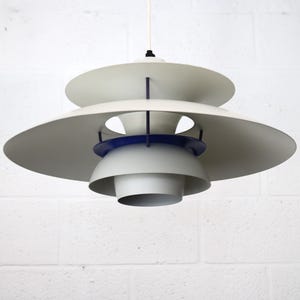 The real Danish stuff - PH5 pendant - original white color  - Louis Poulsen - Poul Henningsen - Denmark 1970