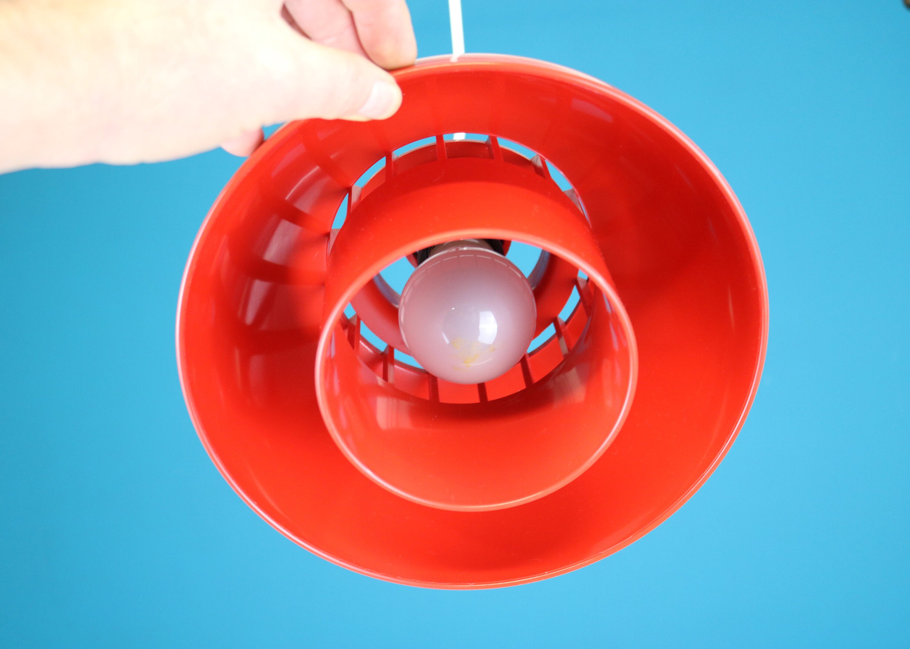 ヴィンテージレッドプラスチックランプ：K. Kewoによるミッド