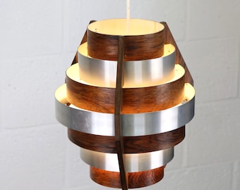 Lámpara colgante vintage de chapa de nogal Hans Agne Jakobsson - Diseño sueco de los años 60
