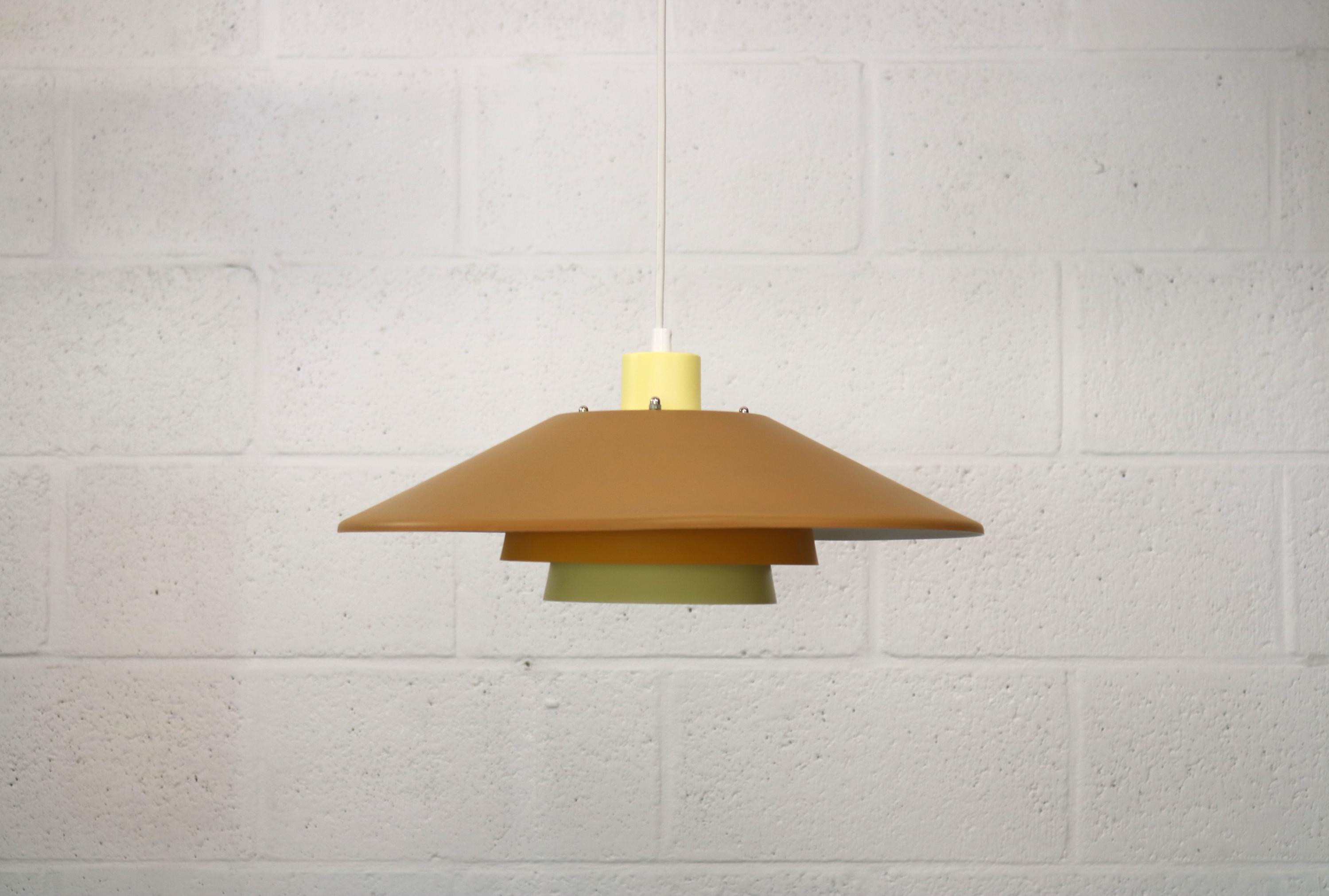 ダナライトによるデンマークカラーデザインランプ、モダンな色彩