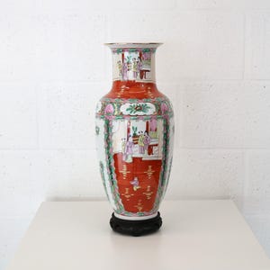 Vintage Chinese Canton Vase: Family Rose Porcelain, 70s Decor
