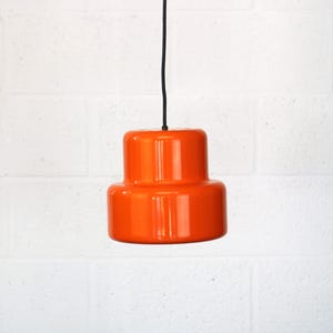 Lámpara JO HAMMERBORG naranja de gran calidad / Fog & Morup / Modelo Mini Poker / Lámpara colgante de diseño danés de primera calidad / Lámpara de los años 60 / Diseño escandinavo
