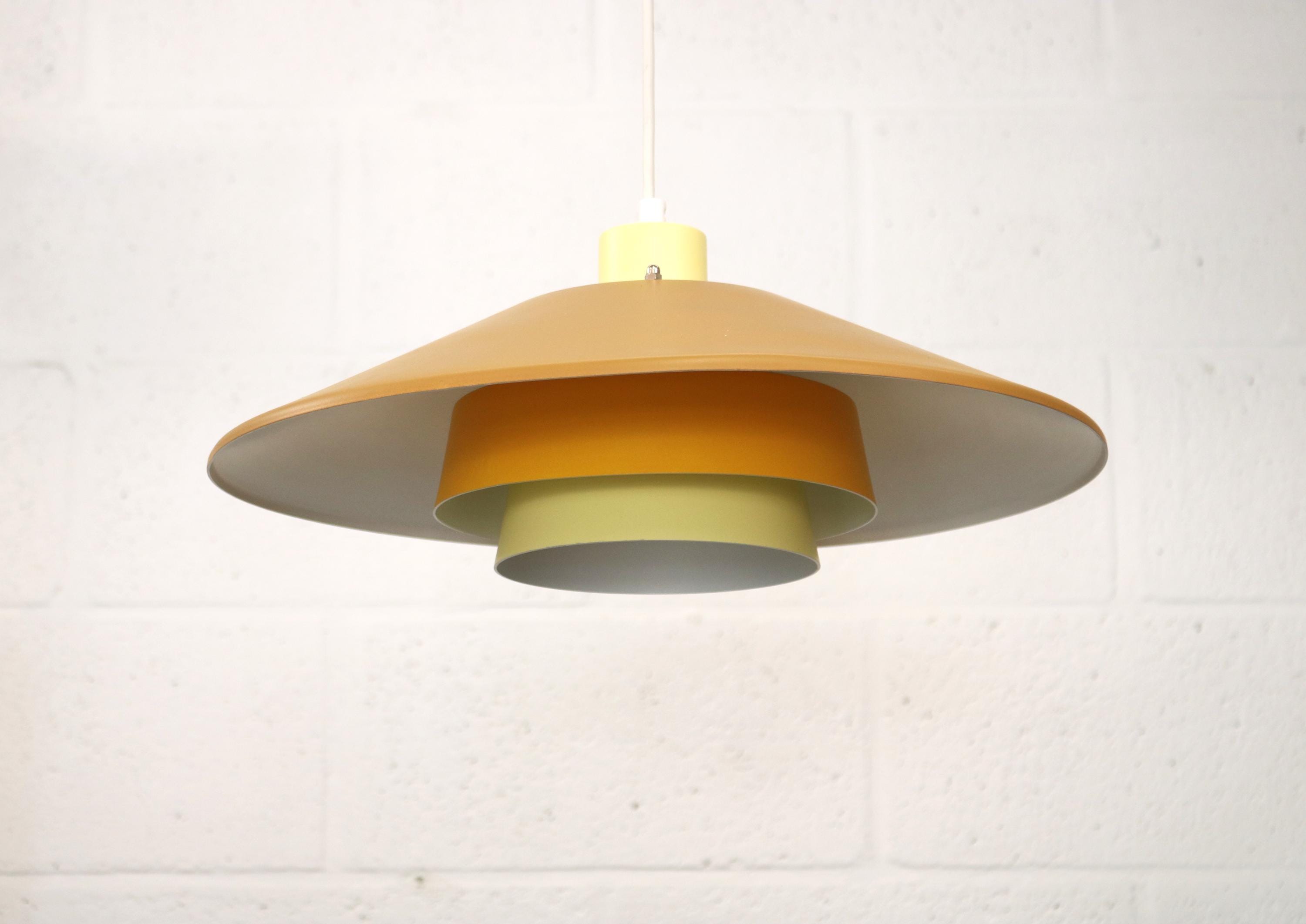 ダナライトによるデンマークカラーデザインランプ、モダンな色彩