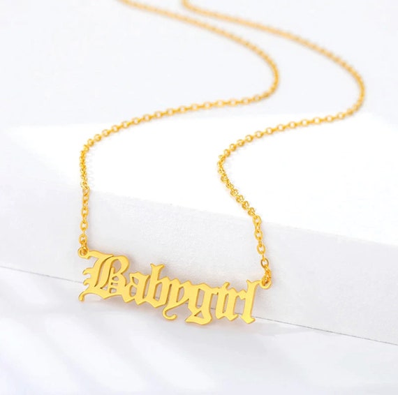 Old English Nameplate Necklace – Ten Wilde