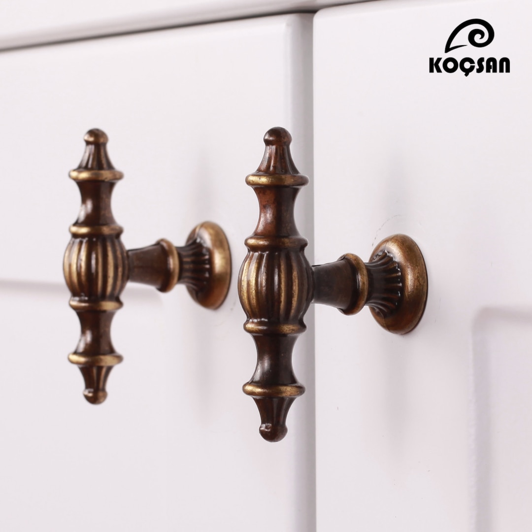 Classic Antique Bronze Knobs, Hardware, Dresser Pulls