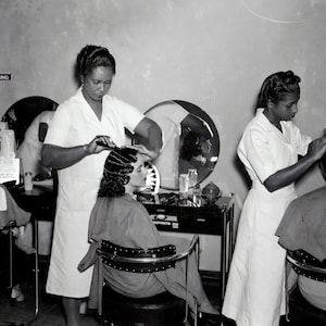 1930s Beauty Salon Photo | Vintage Black Americana Photo | Vintage Hair Salon Beauticians