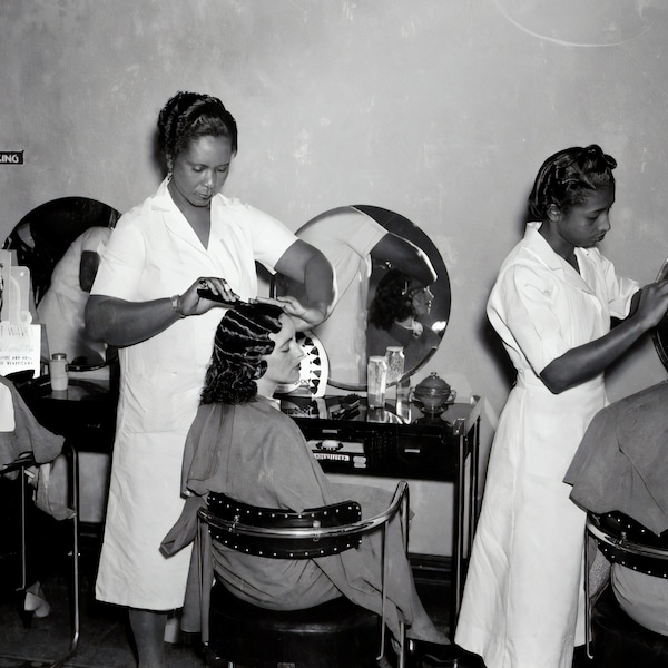 1930s Beauty Salon Print: Vintage Black Americana Photo