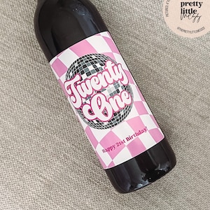 Etichetta per vino personalizzata per il 21° compleanno, regalo di compleanno per lei, finalmente legale, regalo di compleanno divertente, regalo per il 21° compleanno, regalo di vodka, 21, regalo di tequila