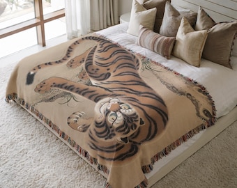 Tiger Woven Throw Blanket, Japanese Art Tapestry, Japandi Decor, Asian Art Lover Gift, Jacquard Blanket