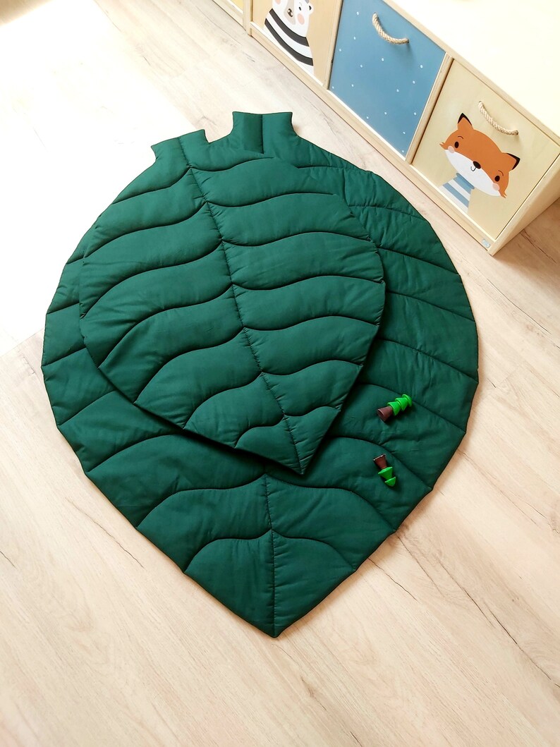 LEAF PLAY MAT, Emerald green leaf mat , Floor play mat, Cotton leaf mat , baby room nursery ,nursery mat , play rug 