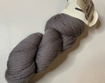 Deluxe Worsted 100% Wool Universal Yarn color 12204 Dove Gray Lot 1681 15 available