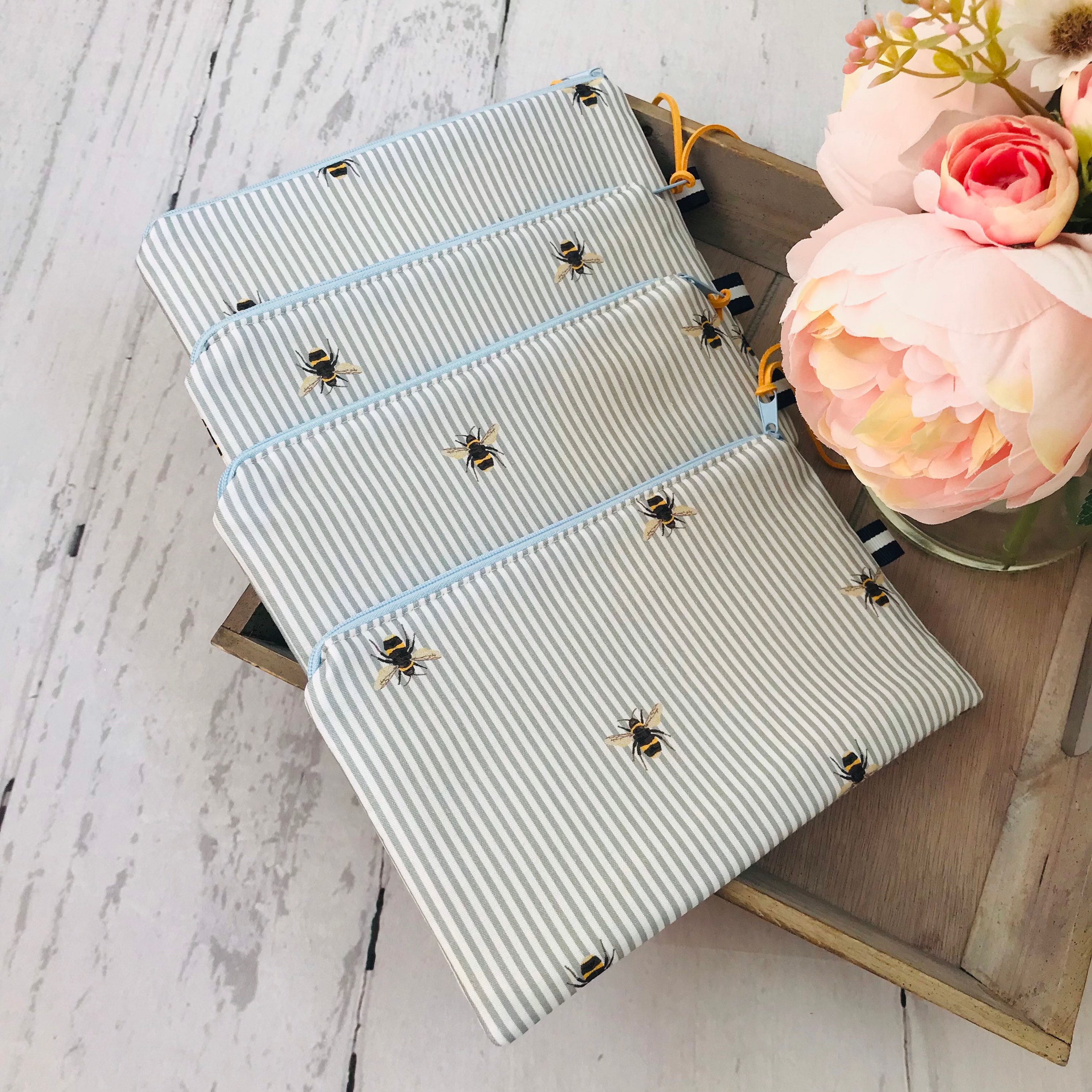 Joules bee beach bag sale